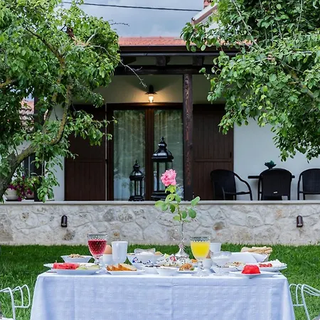La Varik 4 Villa *
